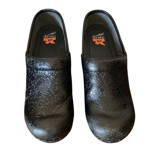 Dansko Black Embossed Clogs Woman’s Size 8.5 - Picture 13 of 15